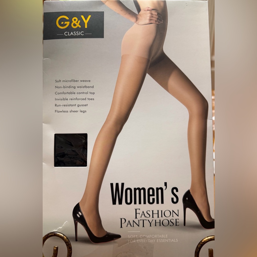 Classic Women's Sheer Nude Pantyhose - Nude